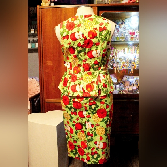 Voodoo Vixen apple strawberry Peplum top and pencil skirt set pinup XL L - Picture 2 of 5